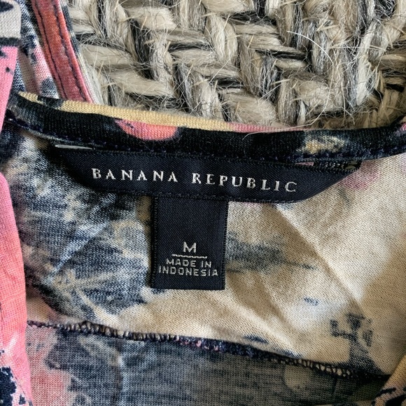 Banana Republic floral top - Picture 9 of 10